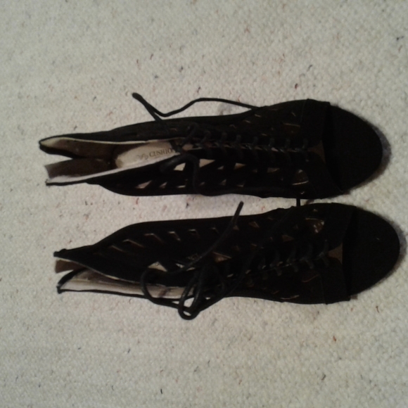 Avon cushion walk heels nwot - Picture 2 of 4